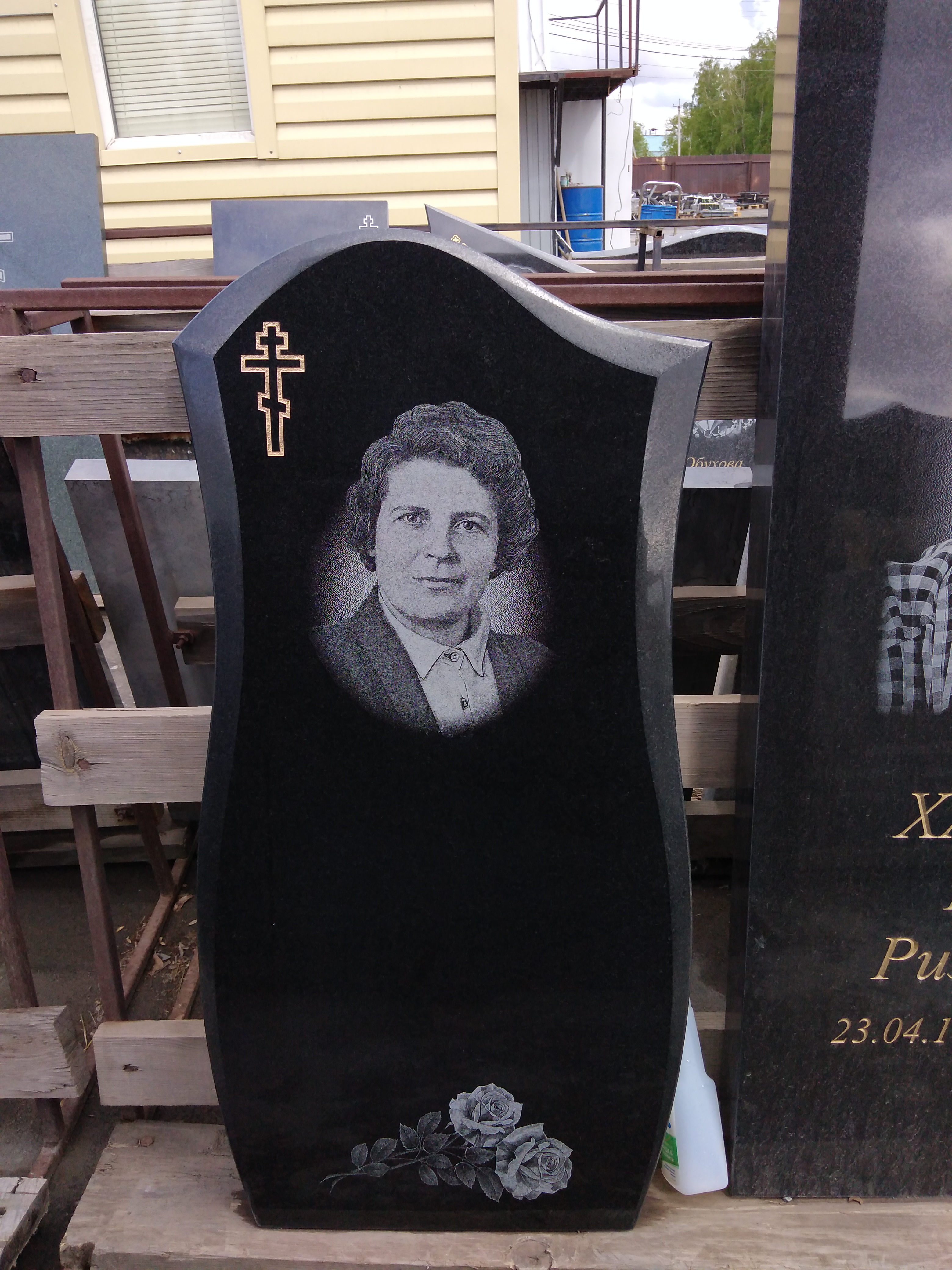 Памятник №083 из черного гранита — фото 6